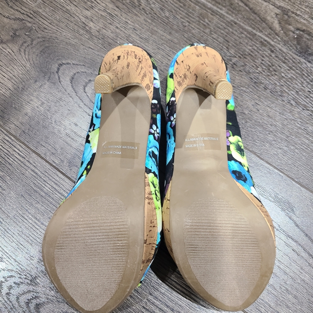 Peep Toe Pumps Size 6 - Picture 4 of 5